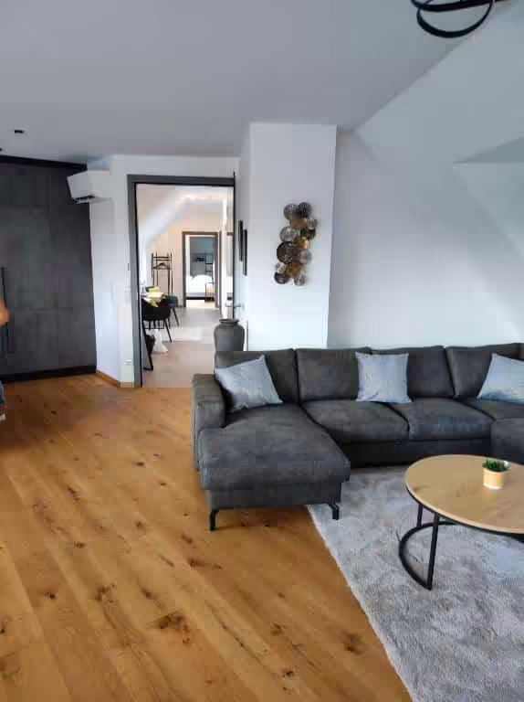 Wohn- Esszimmer mit Küche