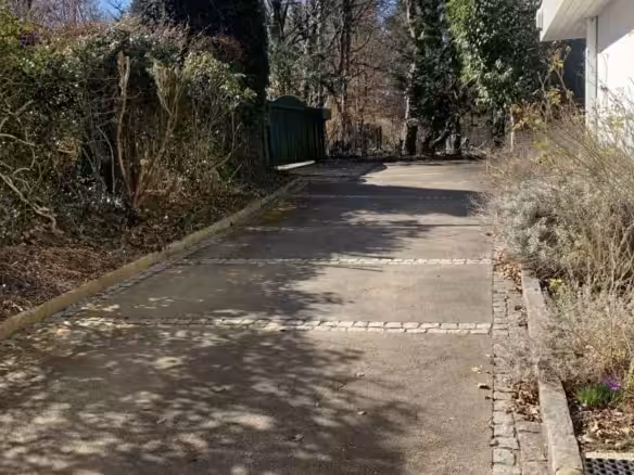 Hauszufahrt