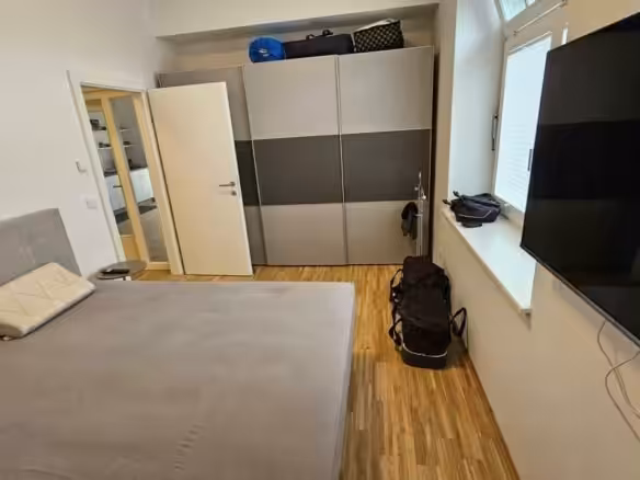 geräumiges Schlafzimmer (auf Wunsch im KP inkludiert!)