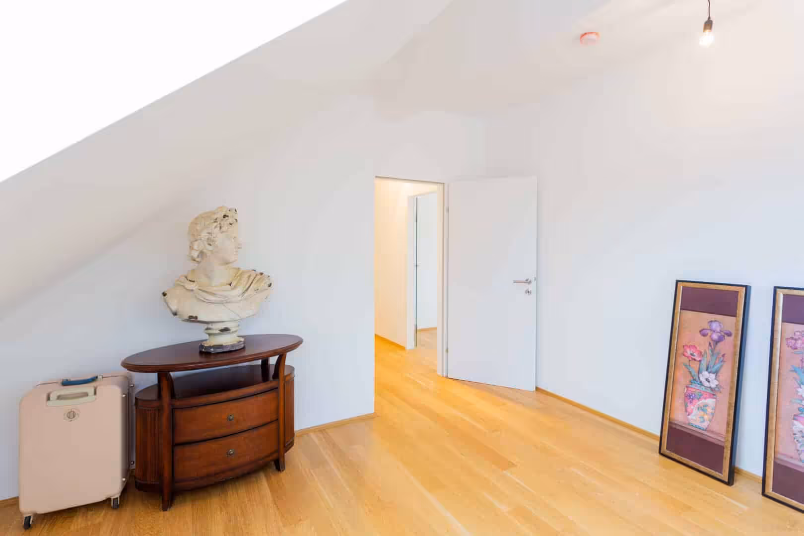 Schlafzimmer 1