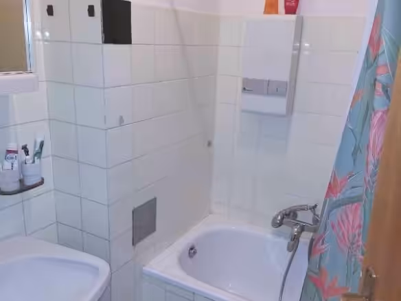 Bad mit Wanne