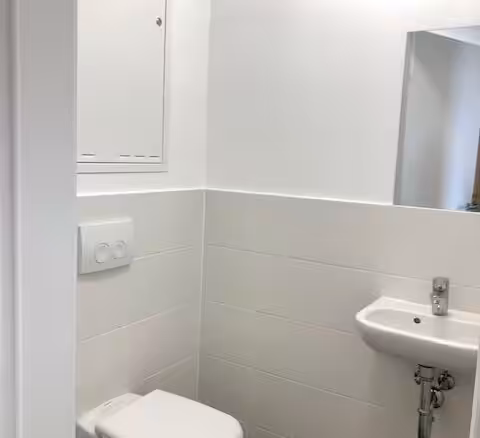 WC mit Handwaschbecken