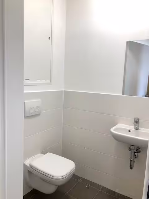 WC mit Handwaschbecken