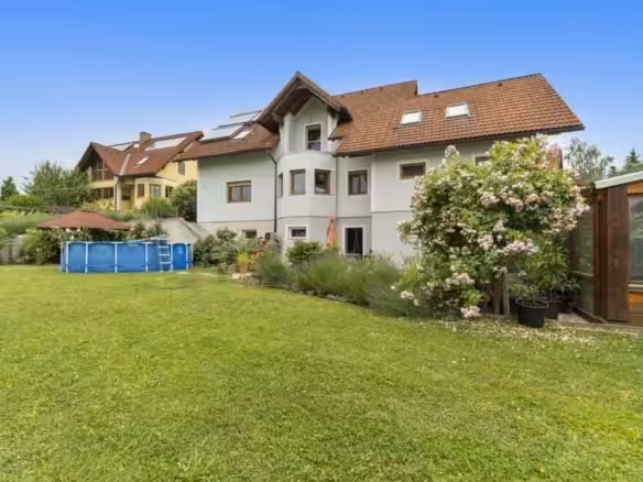 Ansicht Haus und Teilgarten