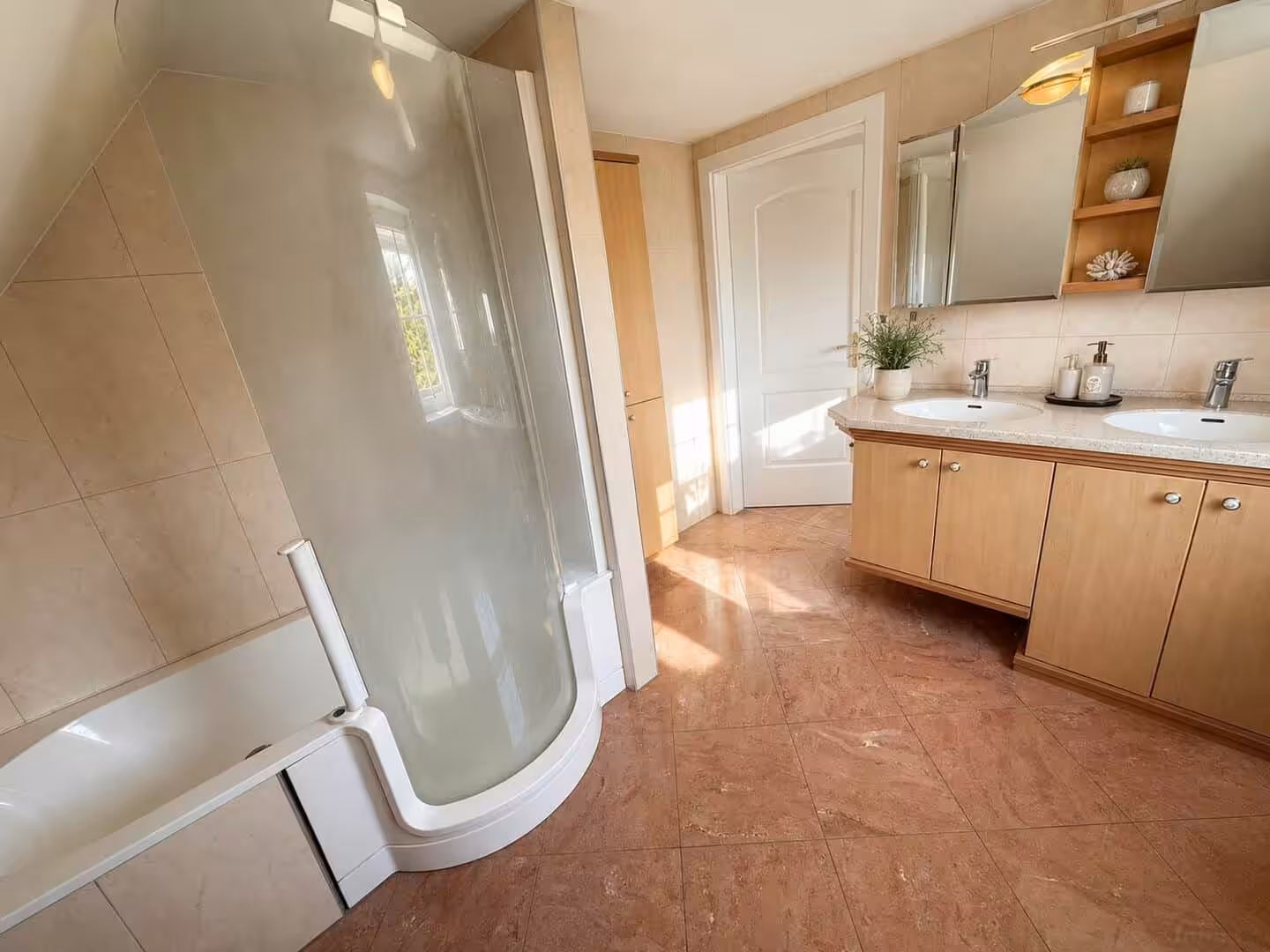 Bad und WC im OG