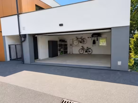 Doppelgarage mit Sekionaltor