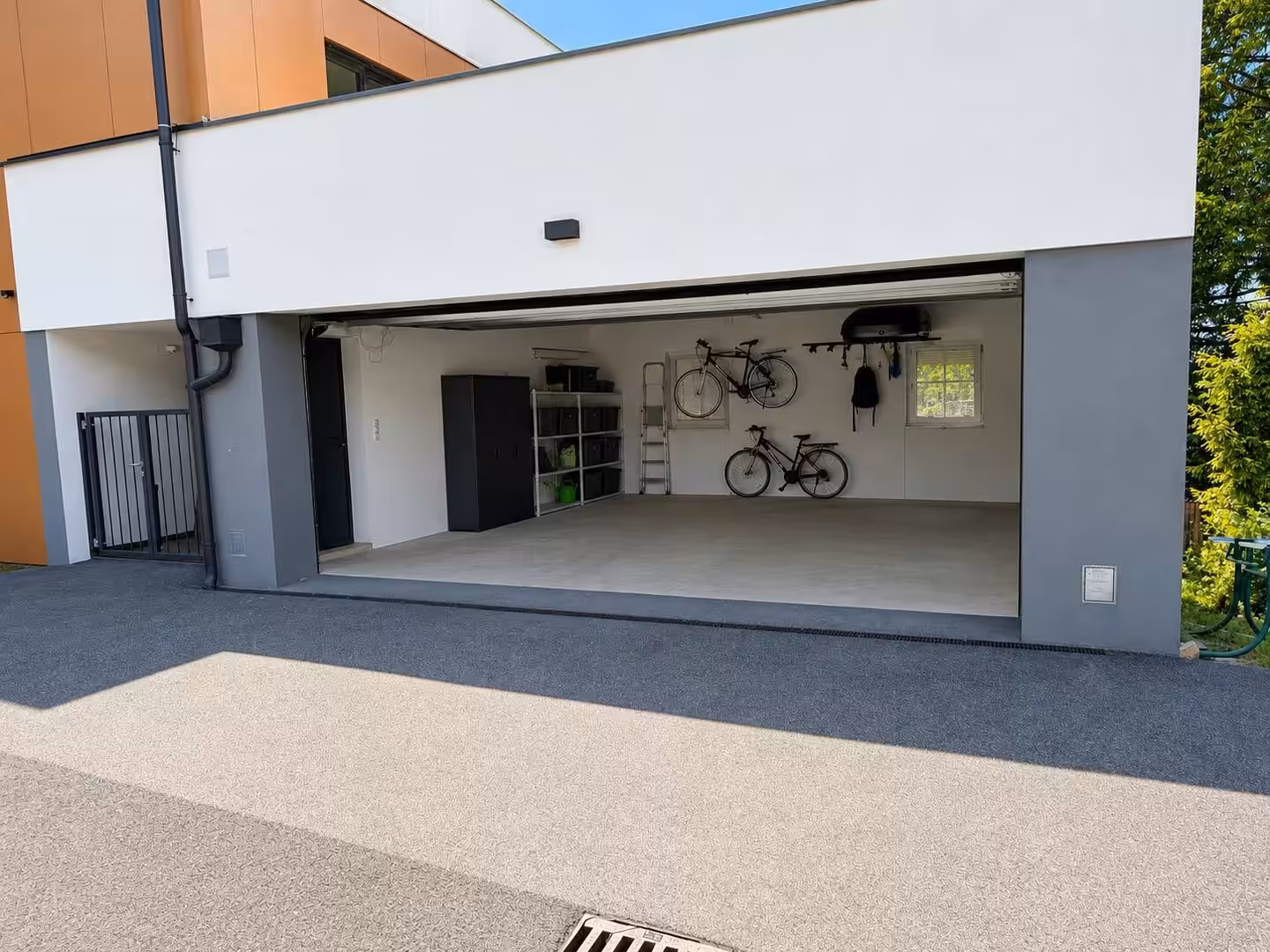 Doppelgarage mit Sekionaltor