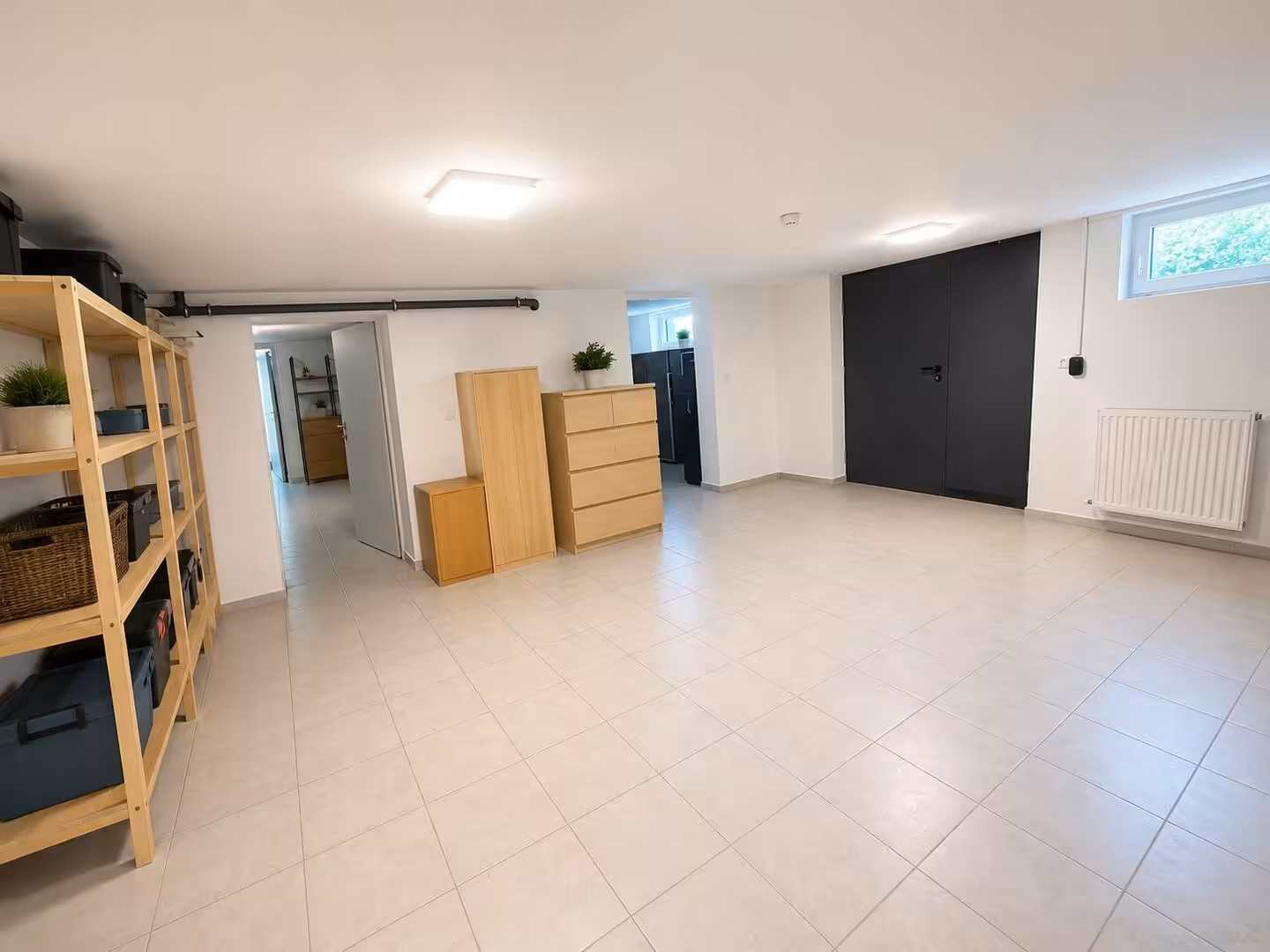 Kellerraum 3 mit großem Ausgang in den Garten