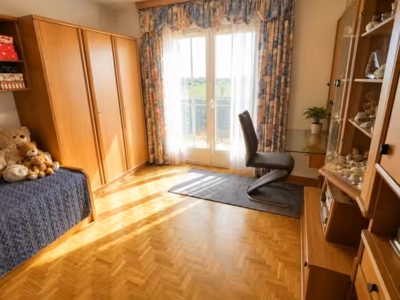 WE 2_Zimmer mit Balkon