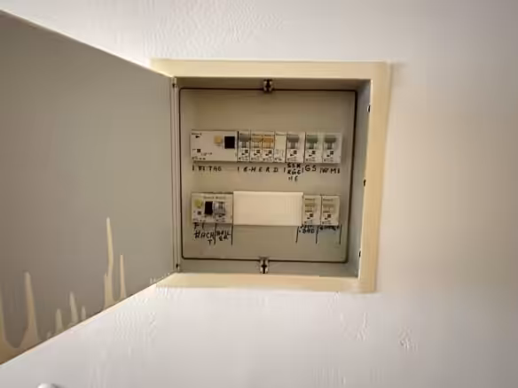 20251001_093357762_iOS