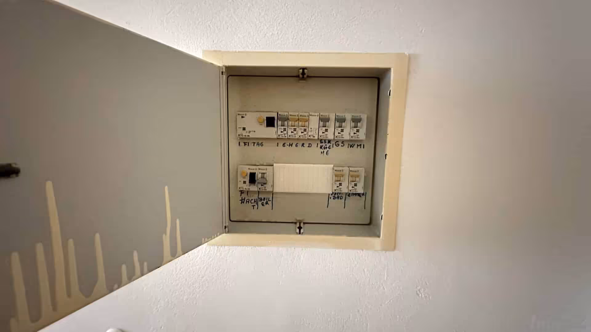 20251001_093357762_iOS