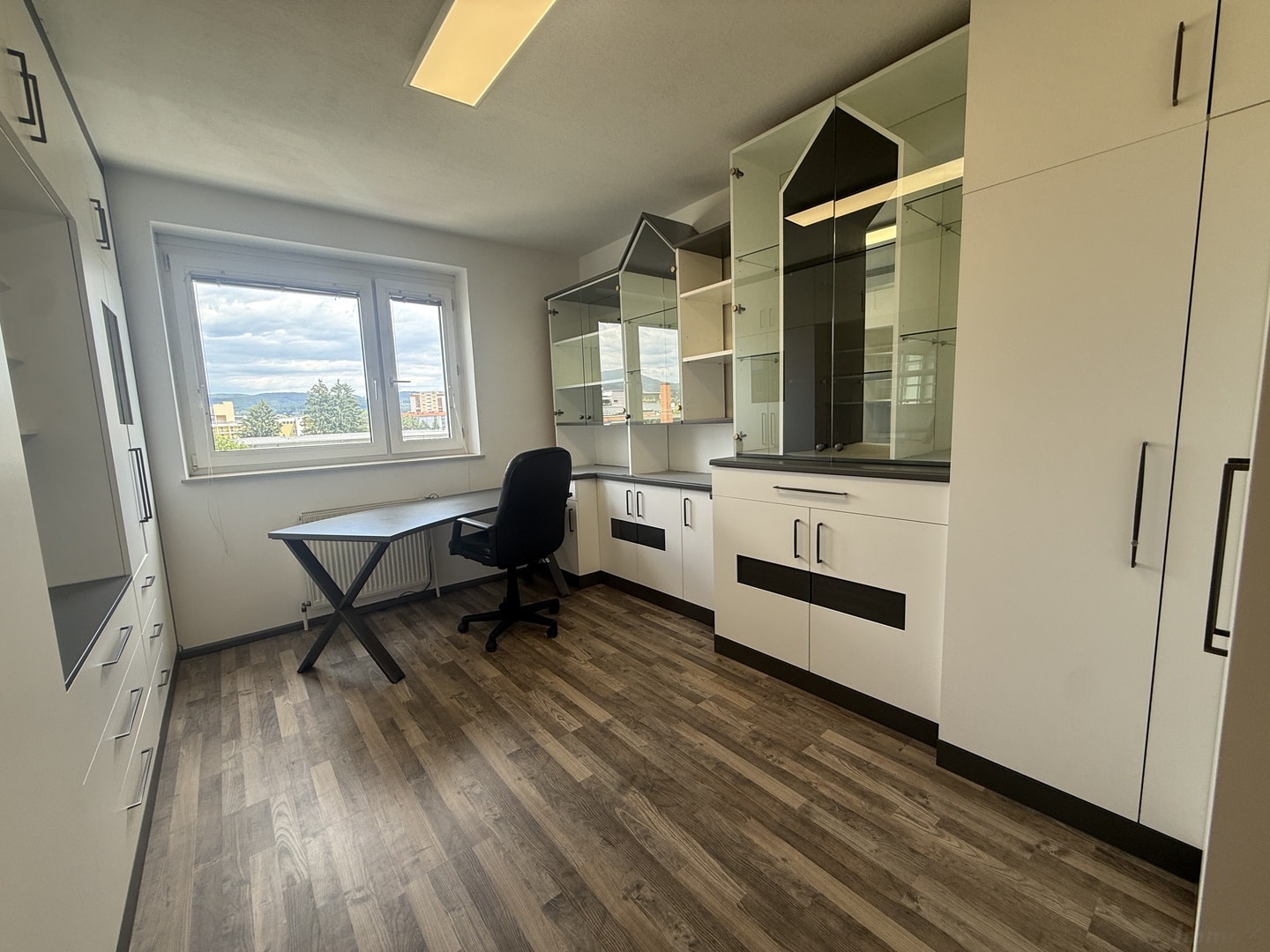 Zimmer 2/Büro